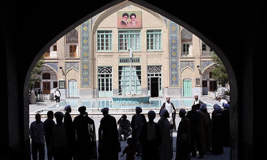 مخالفت امام خمینی با حمایت مالی دولت و نهادهای انقلابی از حوزه علمیه