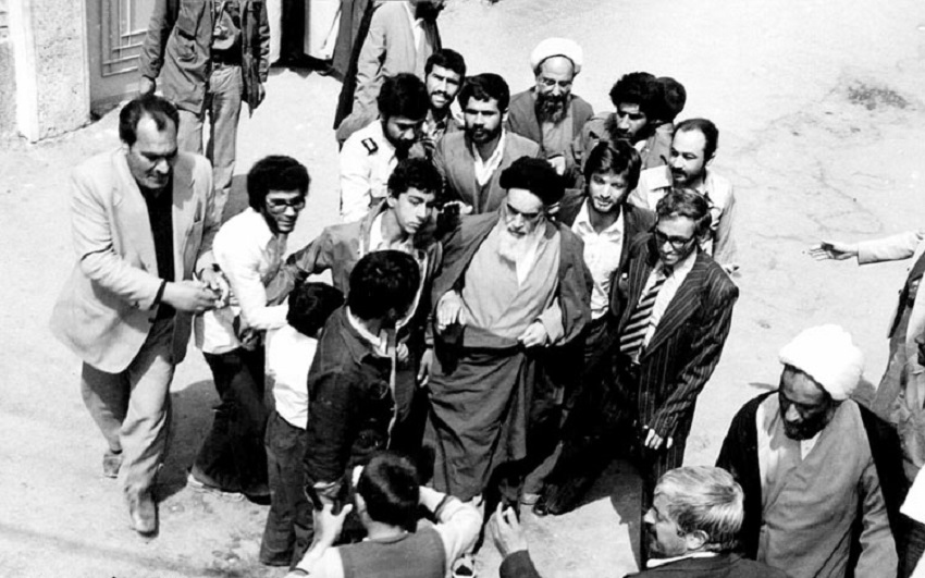 قم - نیمه شعبان 1341 / ماجرای سخنرانی اعتراضی صادقی تهرانی در حضور امام