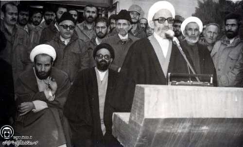 آیت‌الله محمدرضا مهدوی کنی در حال سخنرانی برای جمعی از اعضای کمیته‌های انقلاب اسلامی تبریز (تبریز؛ 1359)