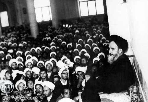 آیت‌الله محمدرضا مهدوی کنی در حال سخنرانی برای جمعی از اعضای کمیته‌های انقلاب اسلامی تبریز (تبریز؛ 1359)